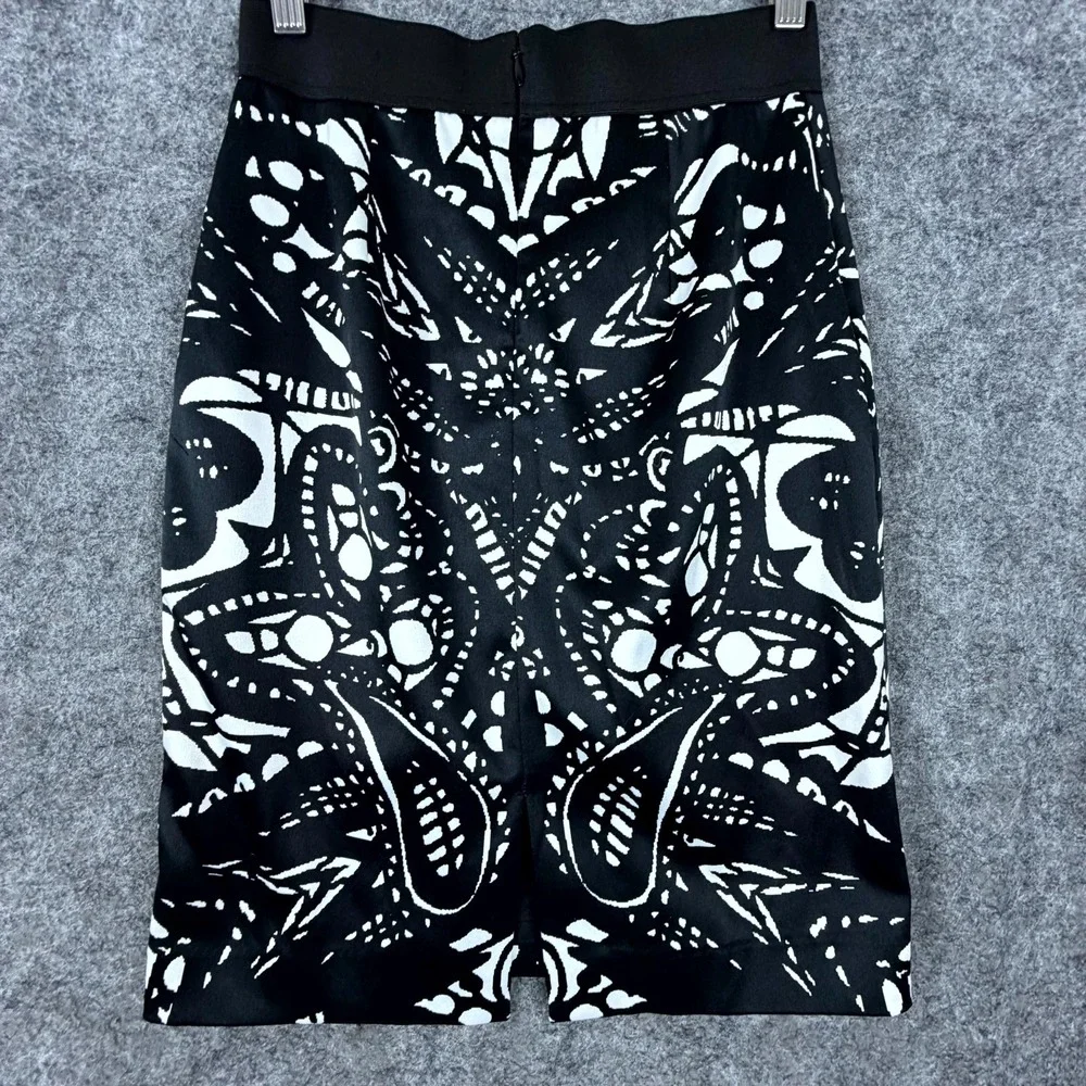 Express Pencil Skirt Womens 0 Black White Office Chic Paisley Lace Print